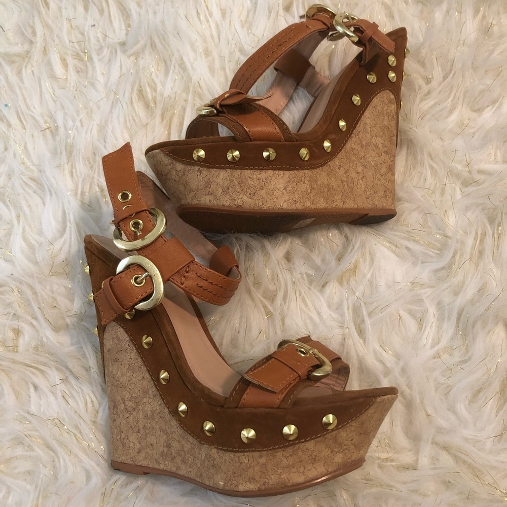 Bertinni Tan Wedges size 6